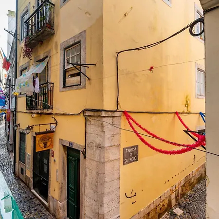 Alfama Fado Bicas